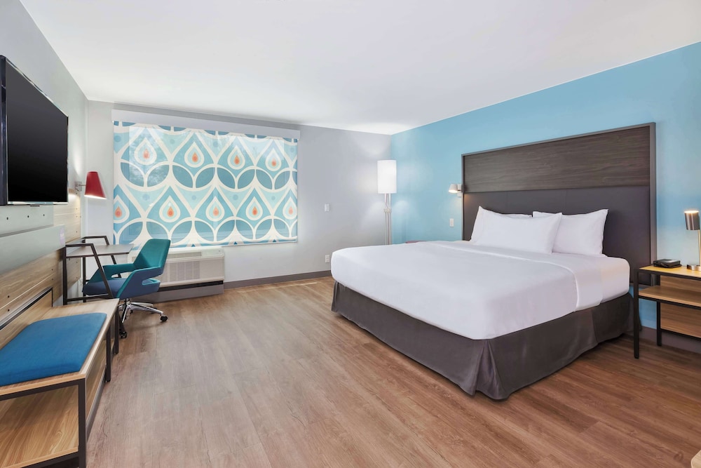 Tru By Hilton Comstock Park Grand Rapids - photo 10