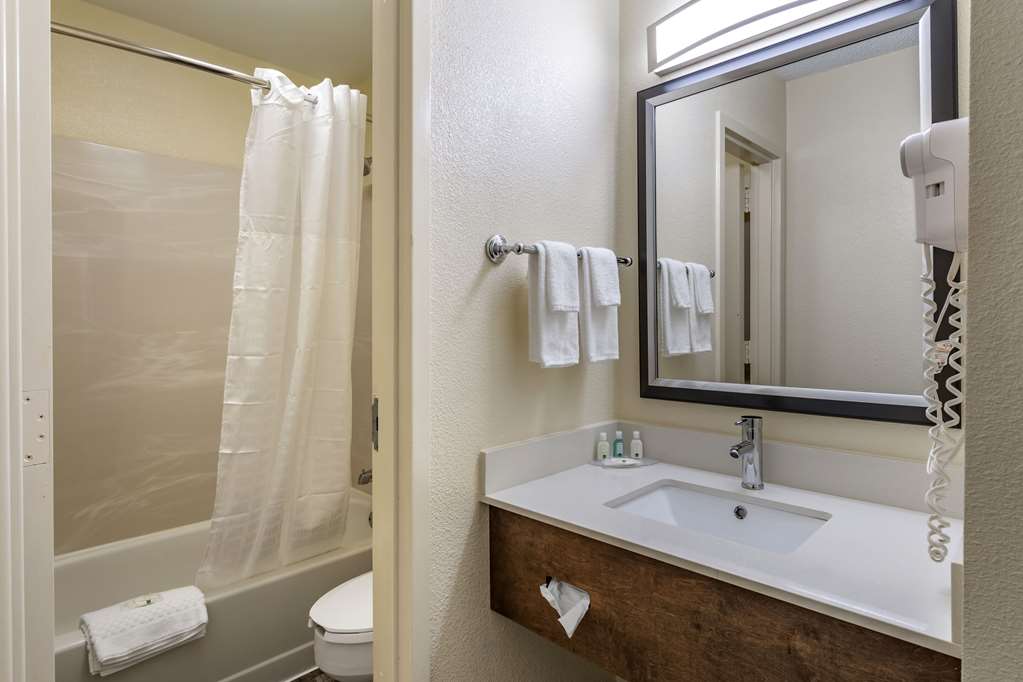 Quality Inn Duluth Atlanta Northeast - photo 23