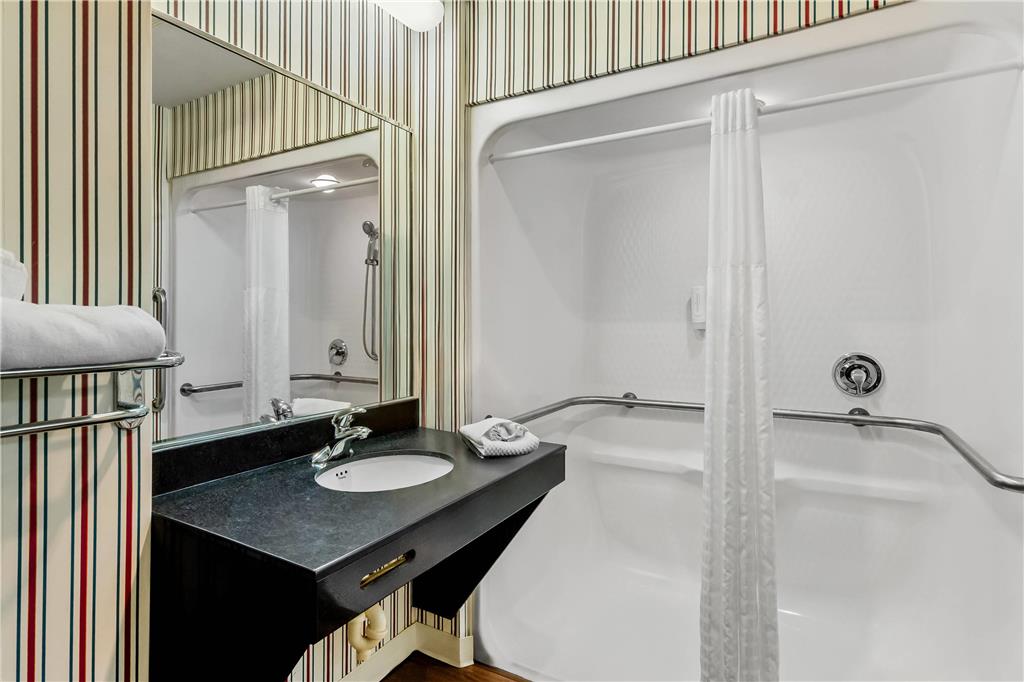 MainStay Suites Roanoke Airport - photo 9