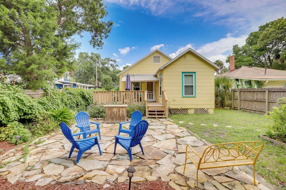 Pet Friendly St Augustine Home Steps to Downtown — 4-Star Luxury Hotel in Saint Augustine, United States