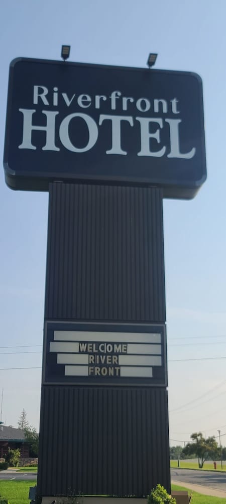Riverfront Hotel - photo 12
