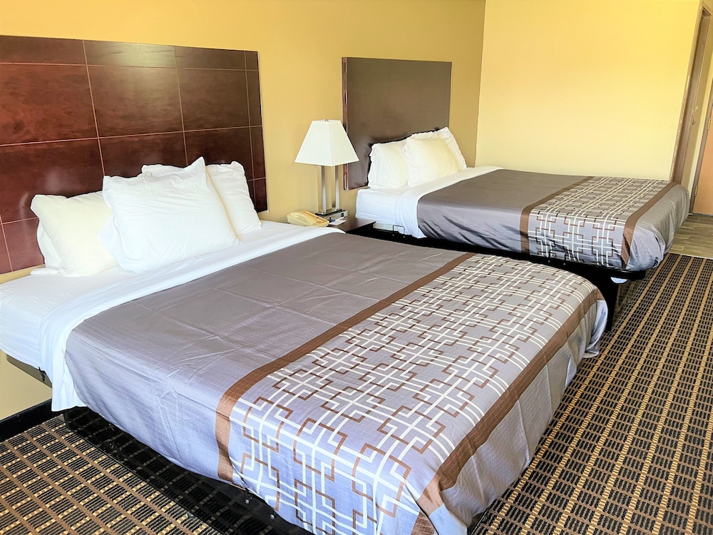 Designer Inn & Suites - photo 32