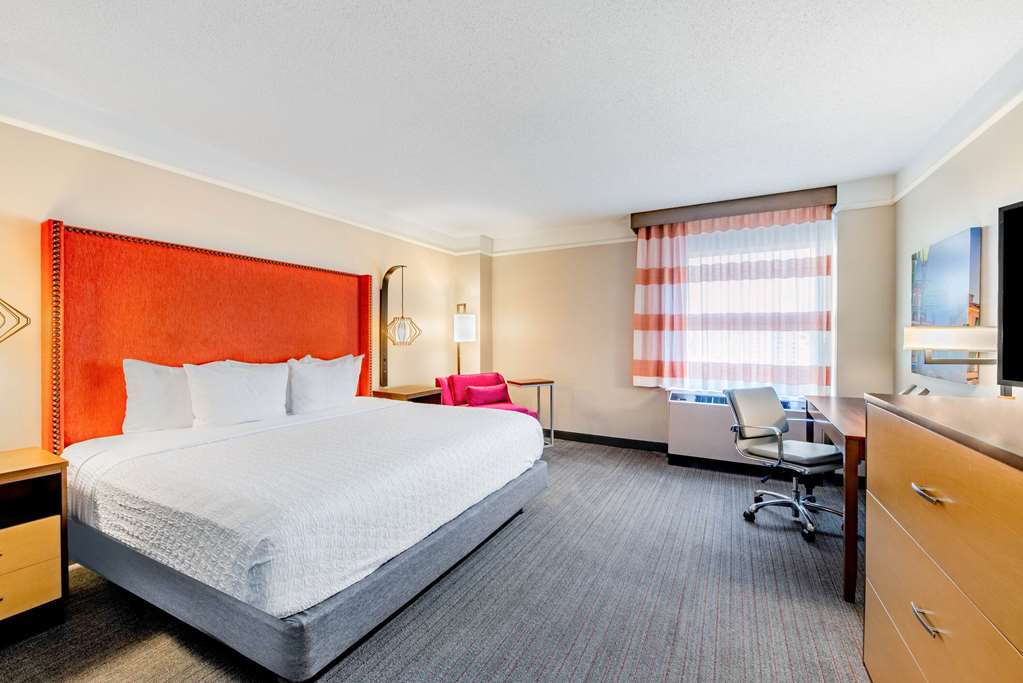 La Quinta Inn & Suites by Wyndham New Orleans Downtown - photo 43