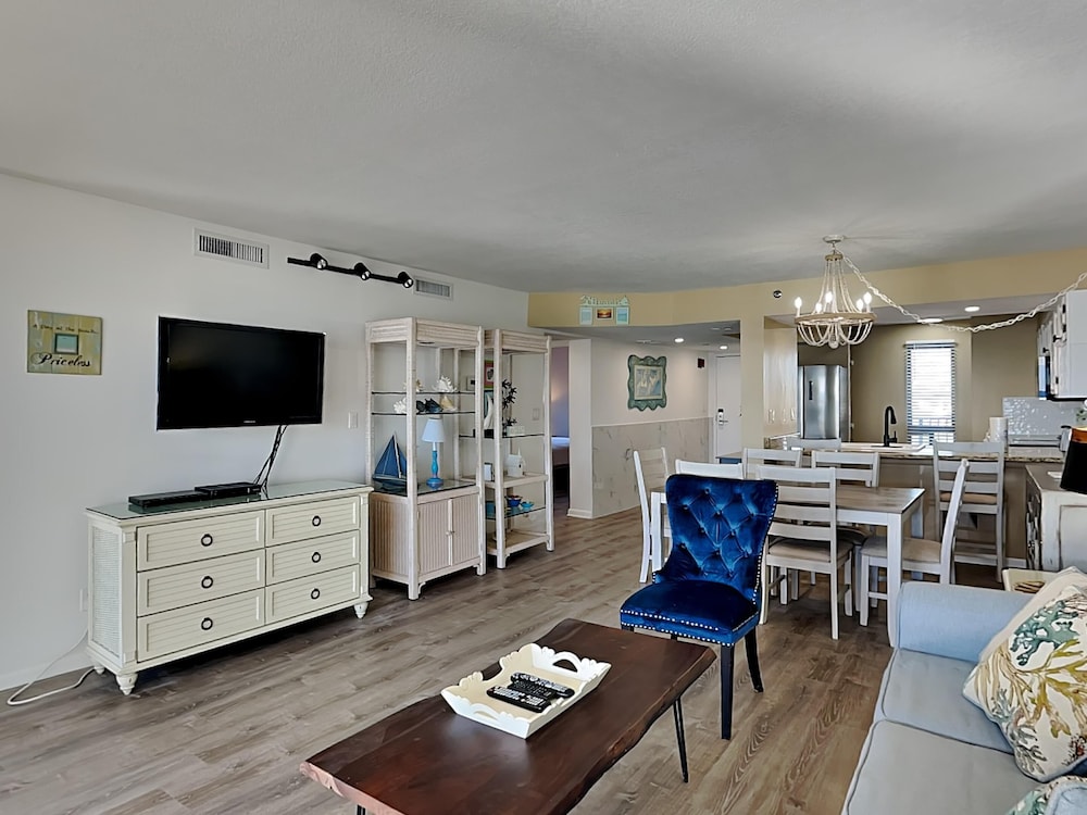 Emerald Towers II by Southern Vacation Rentals - photo 20