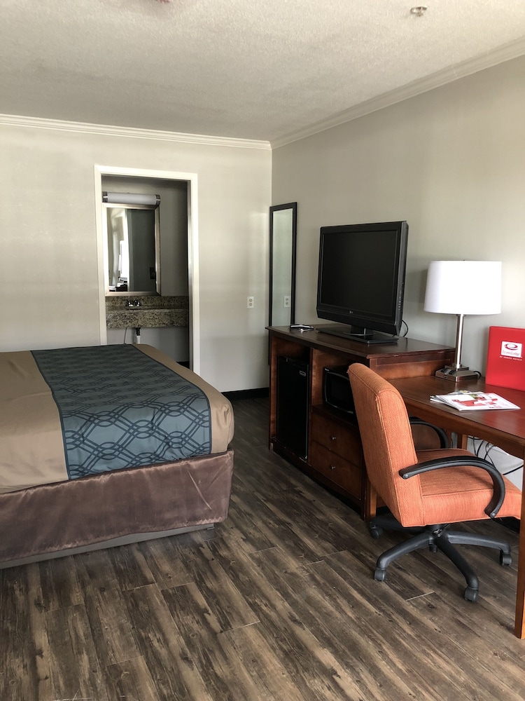 Travelodge by Wyndham Canton Livonia Area MI - photo 10