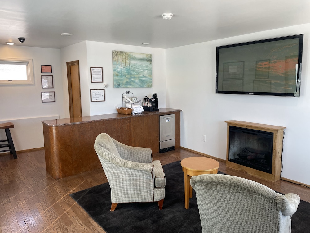 Sara Placid Inn & Suites - photo 3