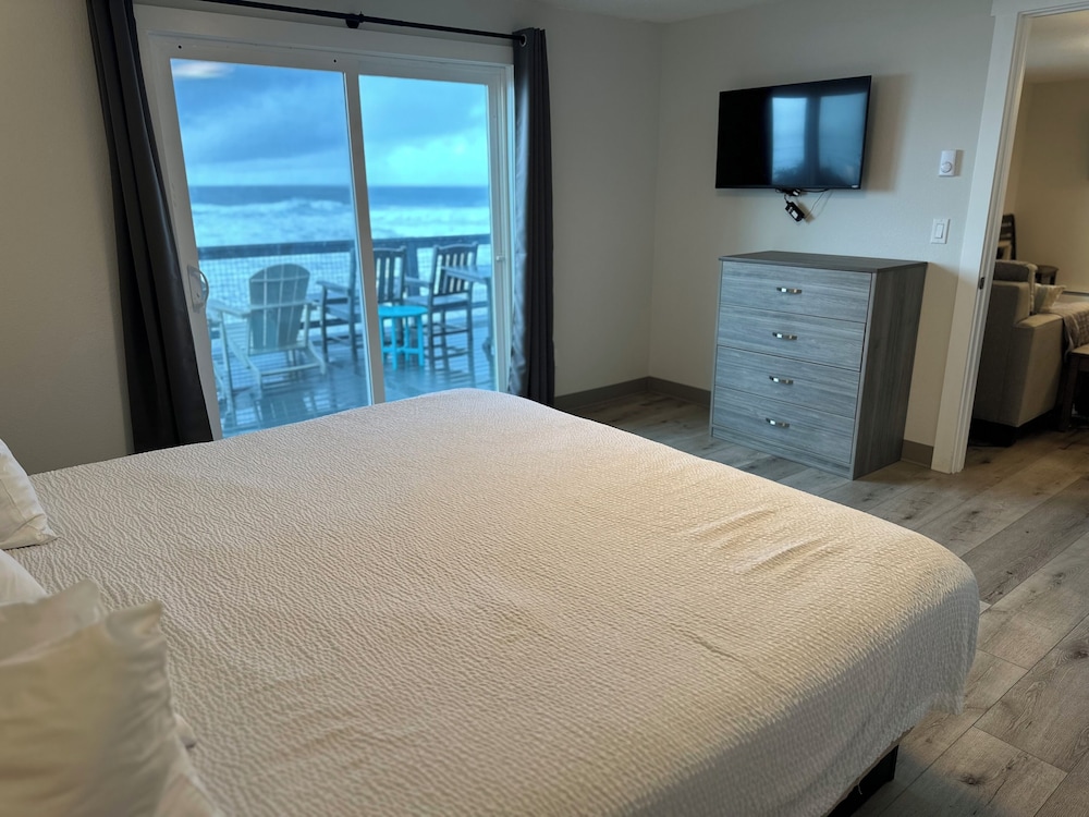West Beach Suites - photo 19