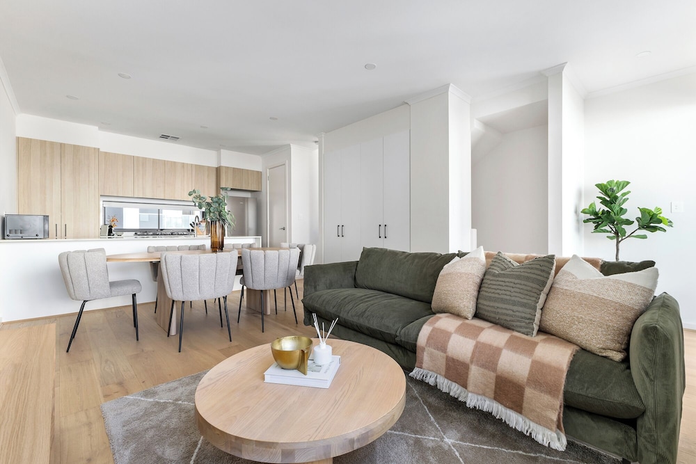 Stafford St Apartments by Urban Rest — 4-Star Luxury Hotel in Adelaide, Australia