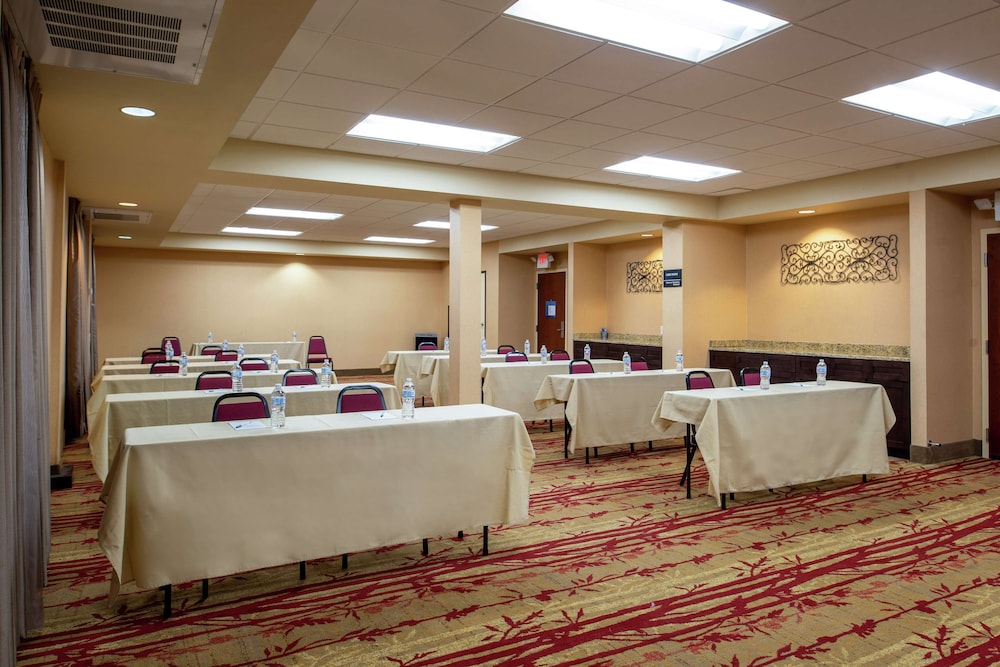 Hampton Inn Albuquerque University Midtown - photo 53