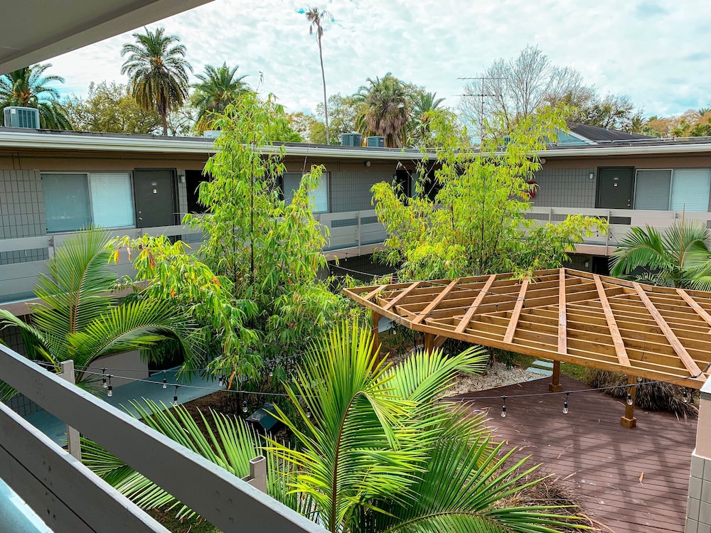 Stay Avenida Westshore - photo 17