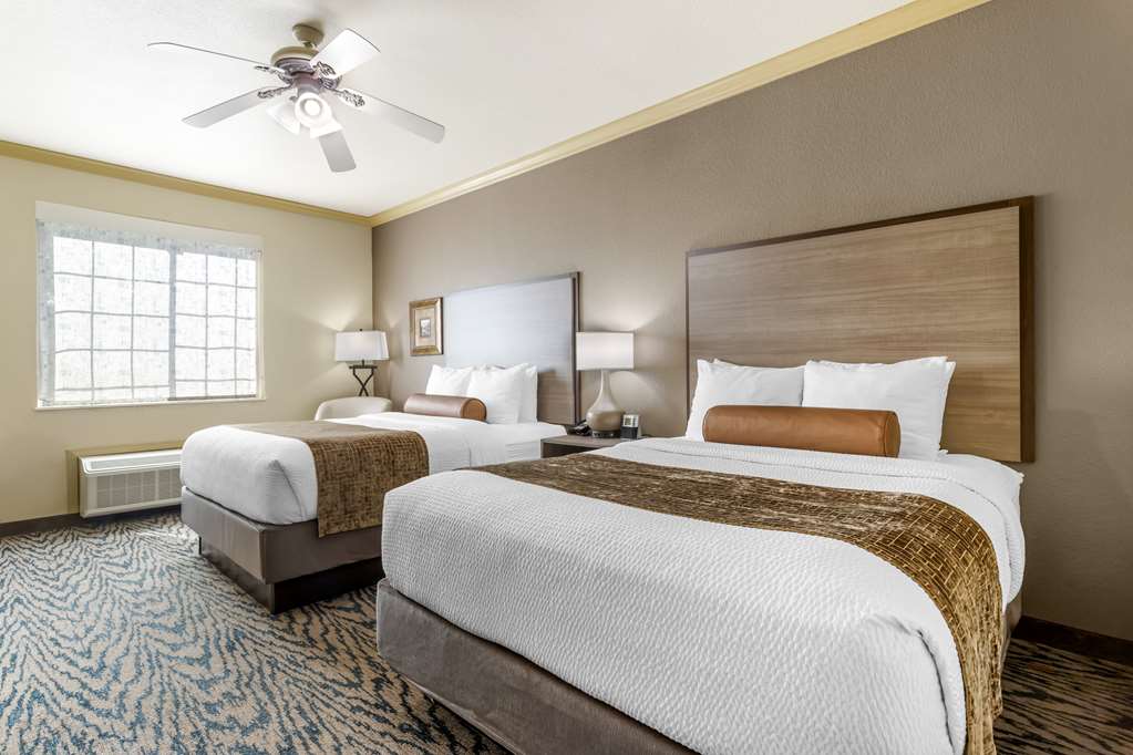 Best Western Plus Crown Colony Inn & Suites - photo 18