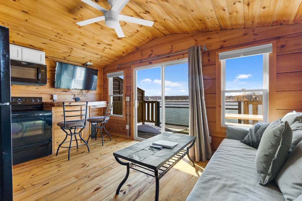 Edinboro Lake Resort Cabins — hotel in Edinboro