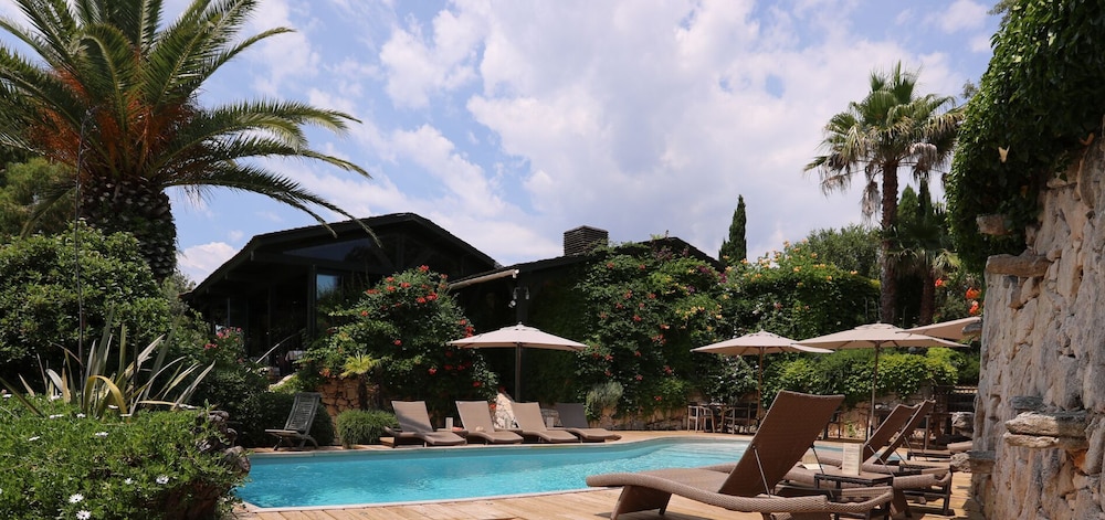 Lodge De Charme A Cheda — 4-Star Luxury Hotel in Bonifacio, France