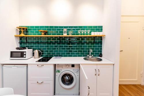 Unique and Beautiful 1BR Apt in Historic Tbilisi by Wehost