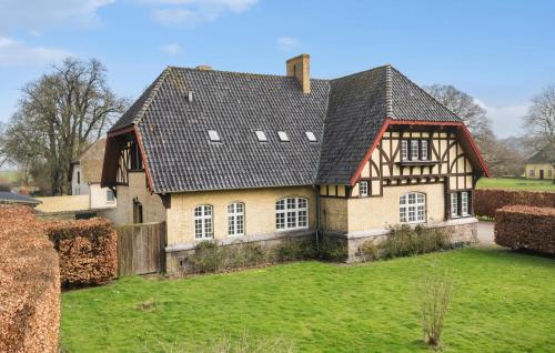 5 Bedroom Cozy Home In Næstved — 4-Star Luxury Hotel in Naestved, Denmark