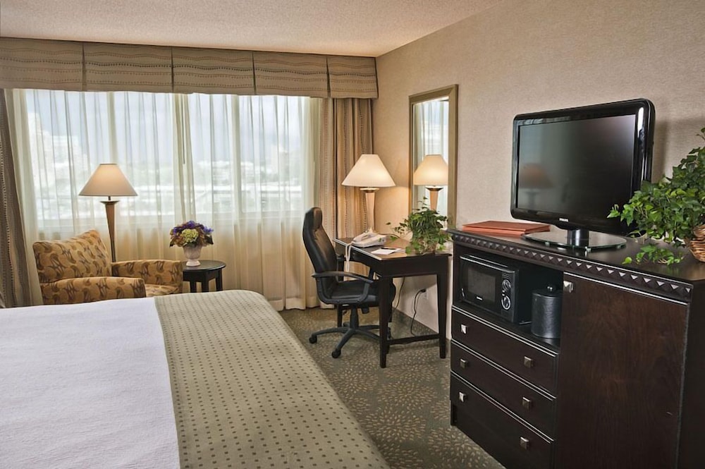 Holiday Inn Alexandria at Carlyle by IHG - photo 14
