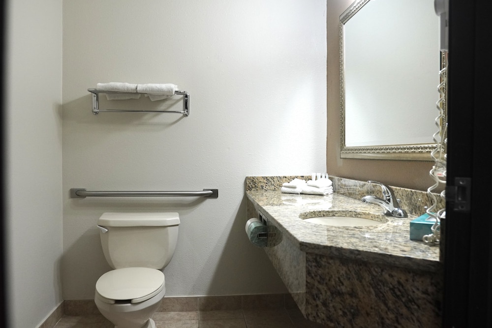 American Inn & Suites Waterford - photo 17