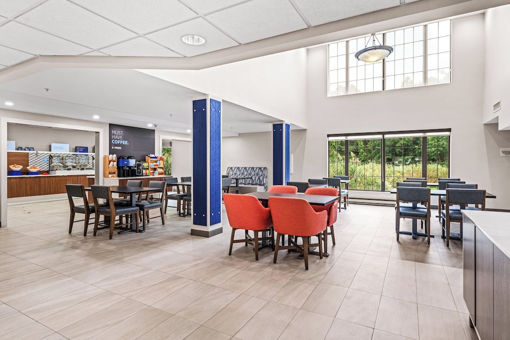 Holiday Inn Express Hotel & Suites Carneys Point by IHG - photo 40