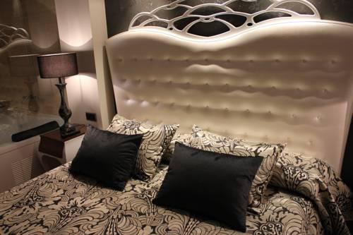 Escuderos Hotel Cruz — 4-Star Luxury Hotel in Argamasilla De Calatrava, Spain