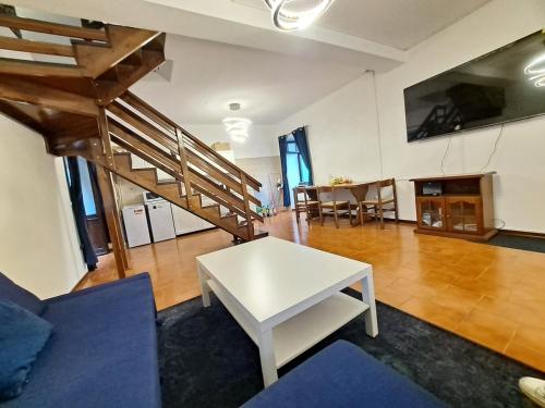Villa Viva Como — 4-Star Luxury Hotel in Domaso, Italy