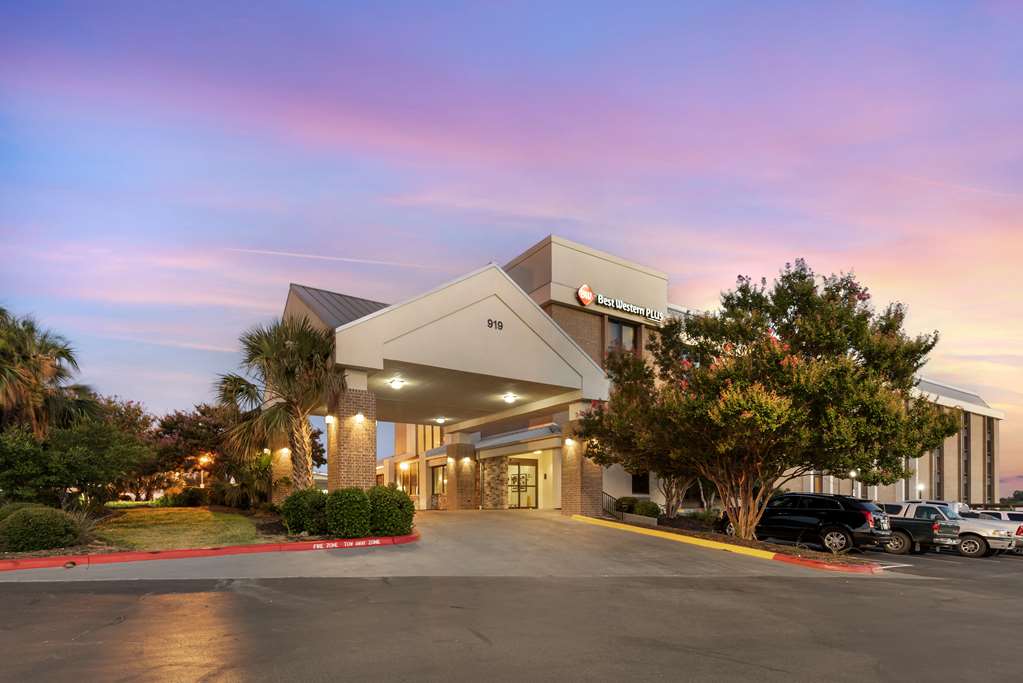 Best Western Plus Austin Central - photo 11