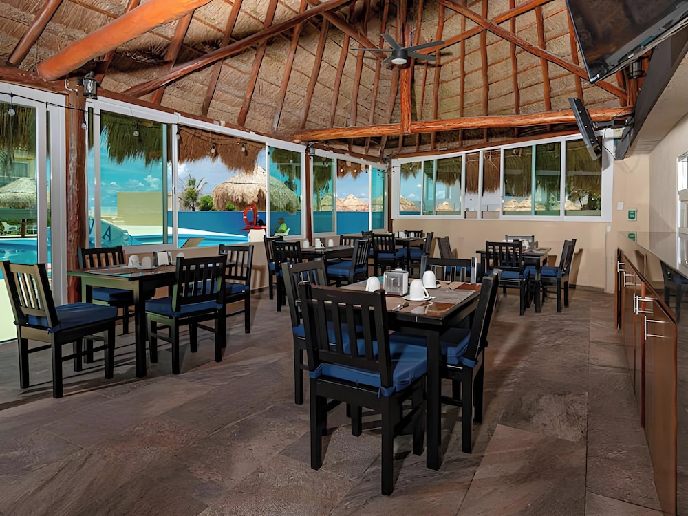 Poolside bar