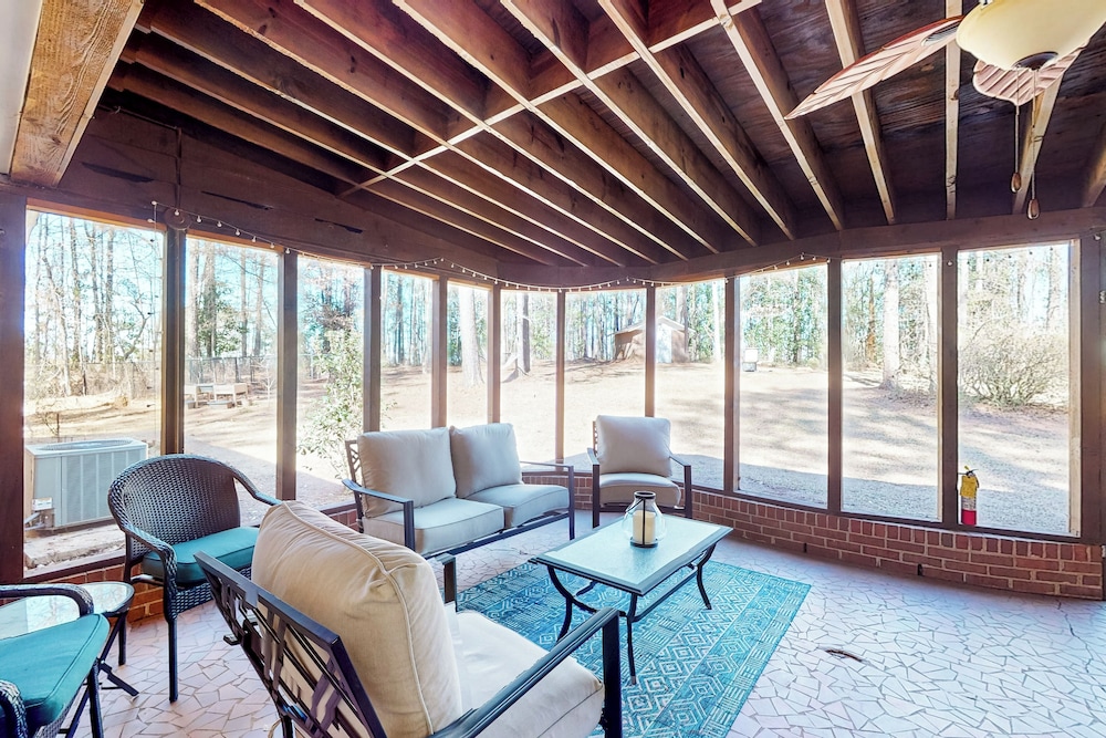 3BR Dog Friendly Charmer with Game Tables Sunroom in Macon, United States