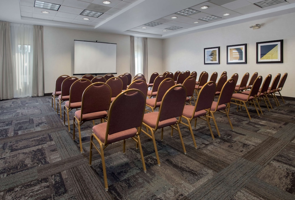 Hampton Inn Boston Logan Airport - photo 26