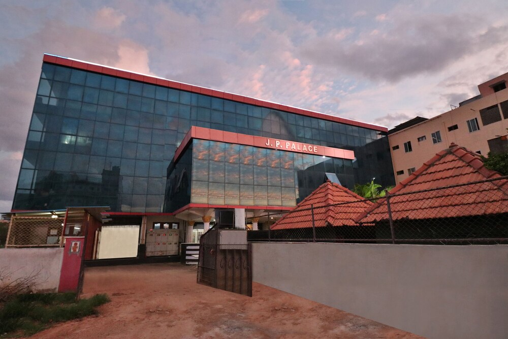 Oyo 40115 J P Palace in Devanhalli, India