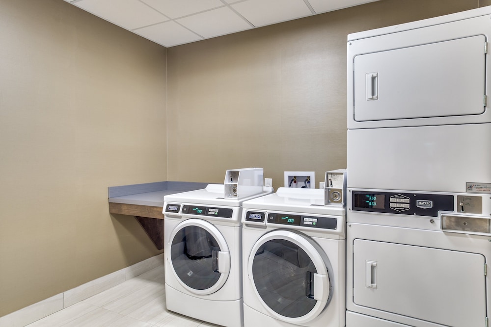Holiday Inn Express & Suites Denton South by IHG - photo 25