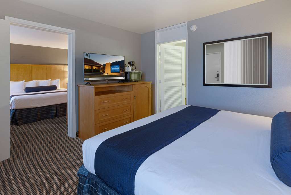 Travelodge by Wyndham Palm Springs - photo 15