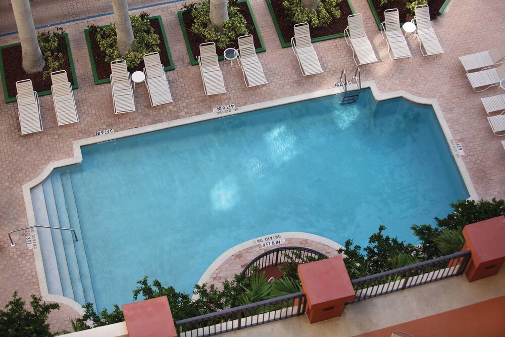 Club Wyndham Sea Gardens - carbon neutral hotel in Pompano Beach