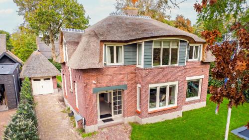 Villa van Reenenpark — 4-Star Luxury Hotel in Bergen, Netherlands