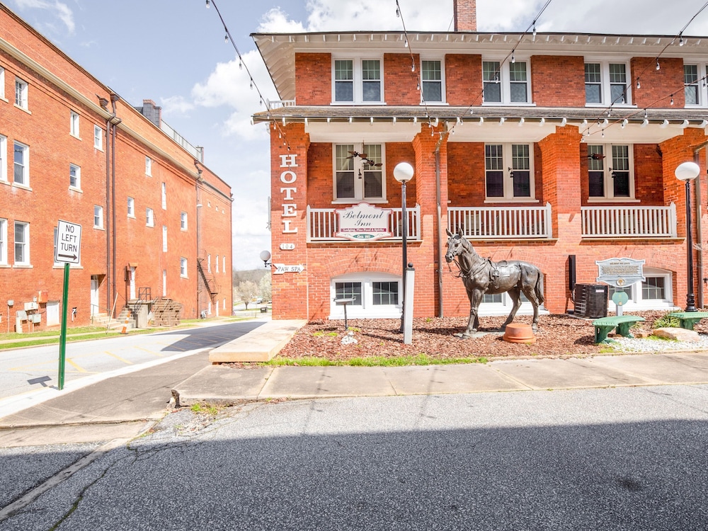 The Belmont Inn - photo 45