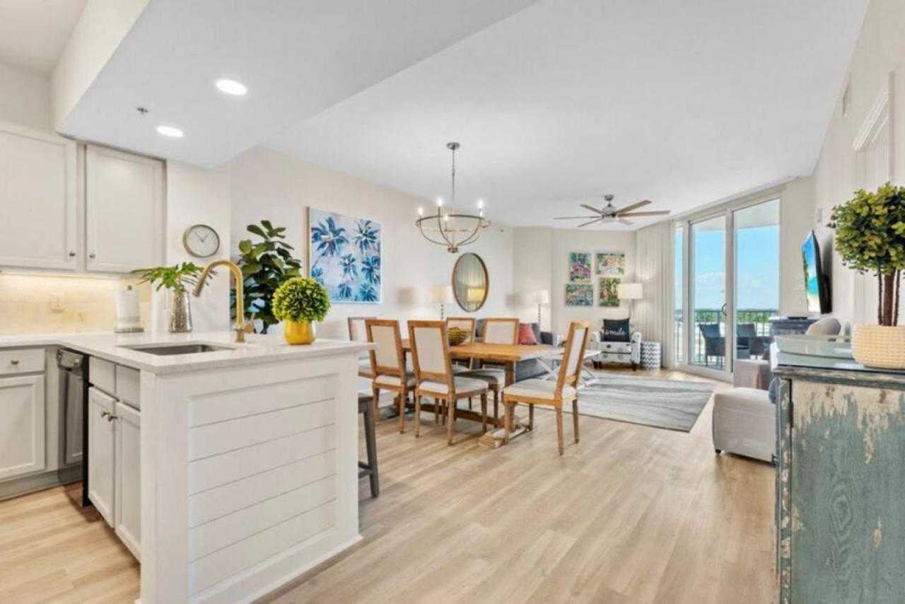 5 Star Resort 6th fl 2BR 2 BATH King Suite Shuttle Pools Family — Destin — photo 4