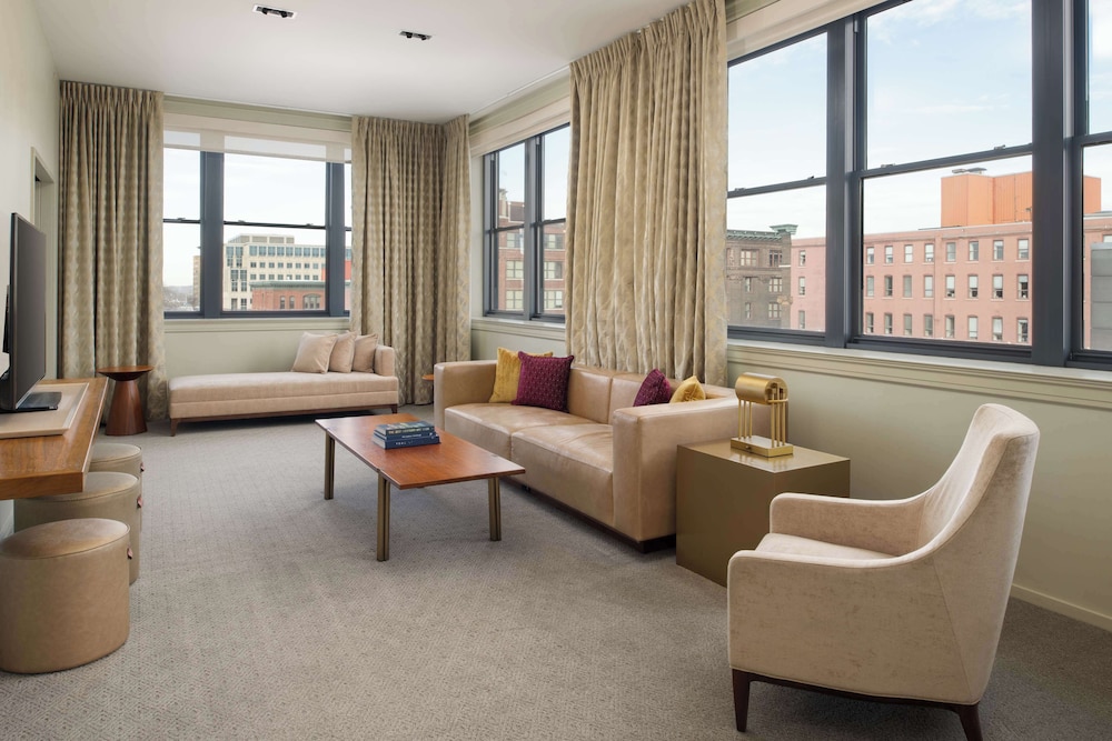 Hotel Savoy Kansas City Tapestry Collection by Hilton - photo 27