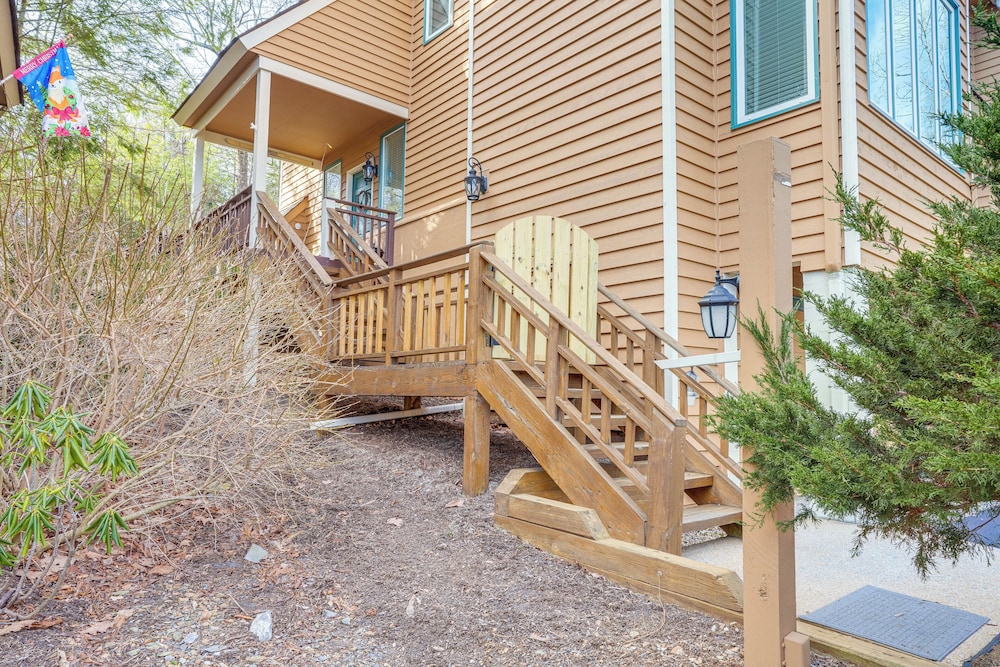 Modern Townhome at Wintergreen Resort - photo 10