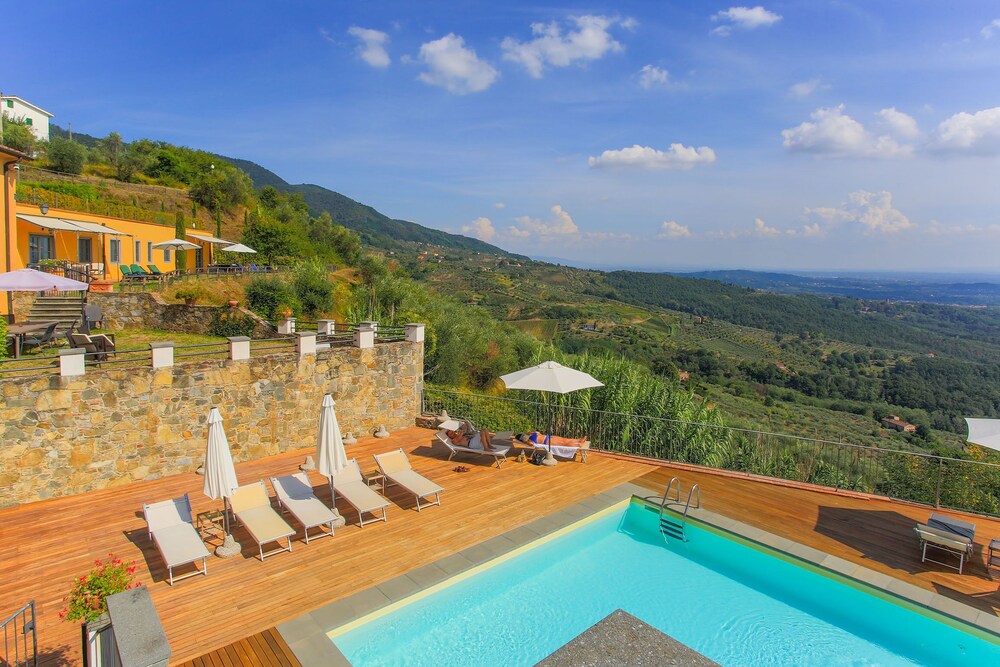 Bellavista 1 - carbon neutral hotel in Capannori