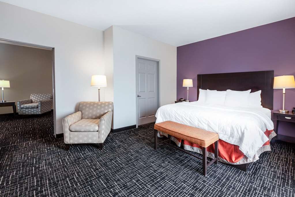 La Quinta Inn & Suites by Wyndham Lumberton - photo 38