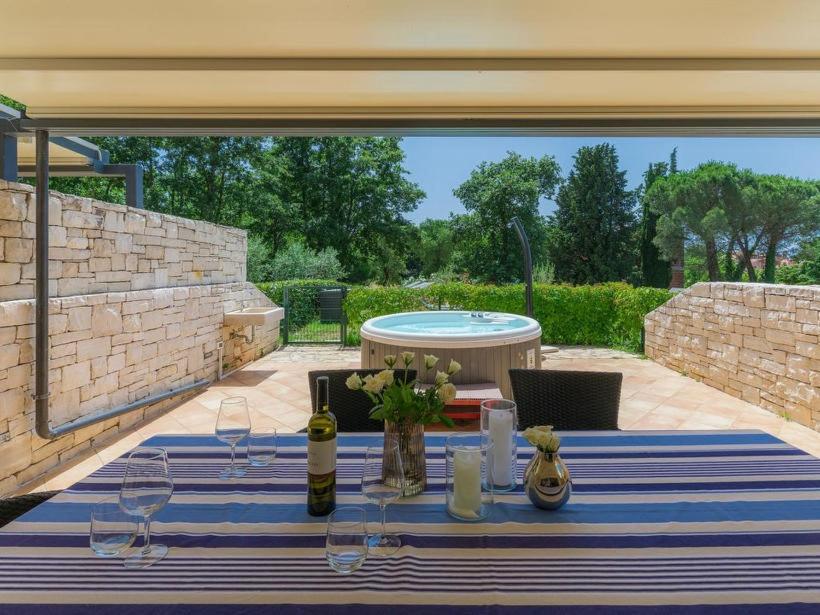 Villa Bobos Place with Jacuzzi 46e — 5-Star Luxury Hotel in Umag, Croatia