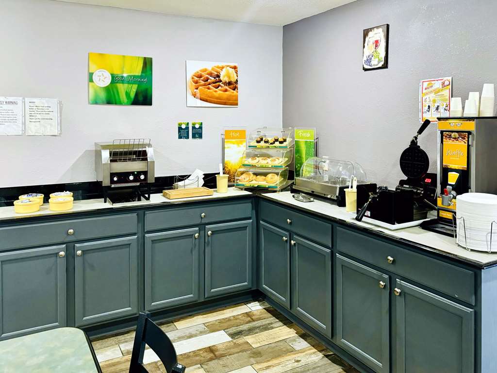 Quality Inn Raynham Taunton - photo 35