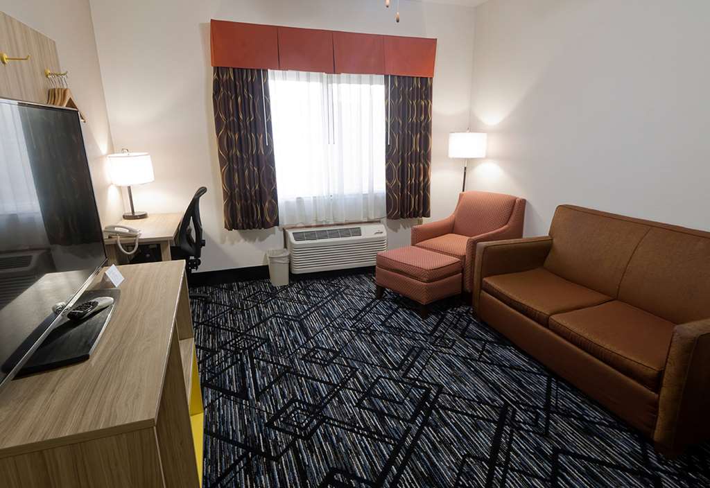 Ramada Limited Decatur - photo 26