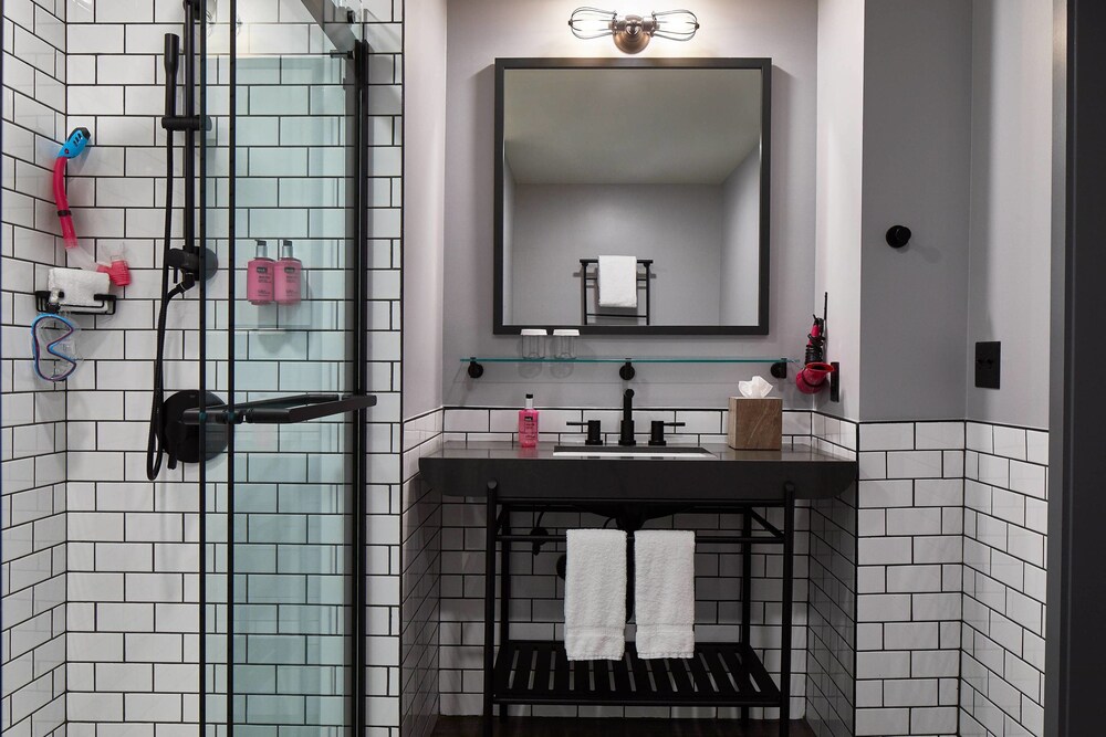 Moxy Atlanta Midtown - photo 26
