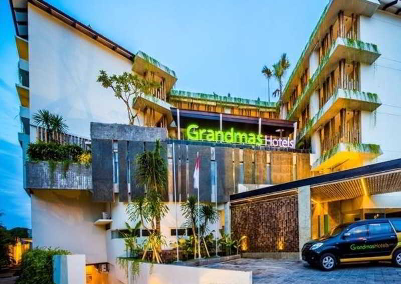 Grandmas Plus Hotel Airport — hotel in Kuta