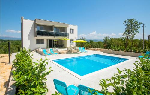 Stunning Home In Ivanbegovina With Wifi — 5-Star Luxury Hotel in Podbablje, Croatia