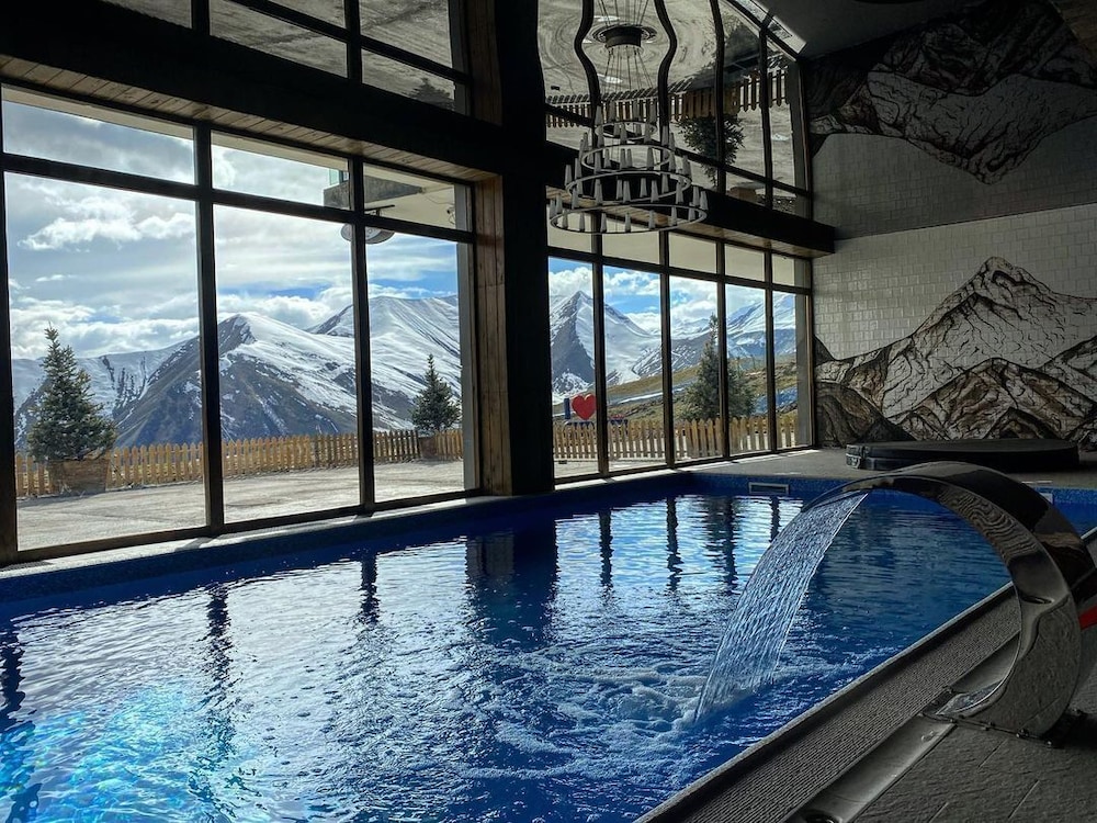 Infinity pool