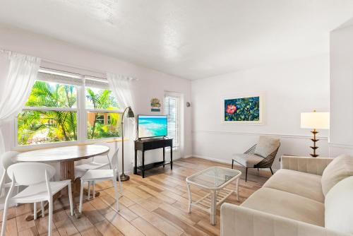 Heron Lagoon dock pool the Hibiscus at Siesta Key Bungalows in Siesta Key, United States