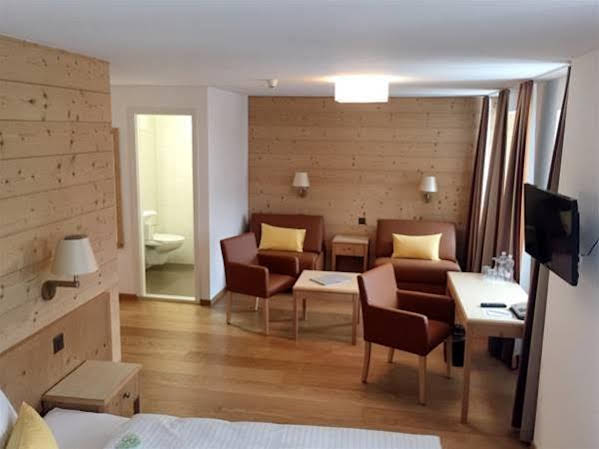 Hotel Restaurant Bellevue — hotel in Flims