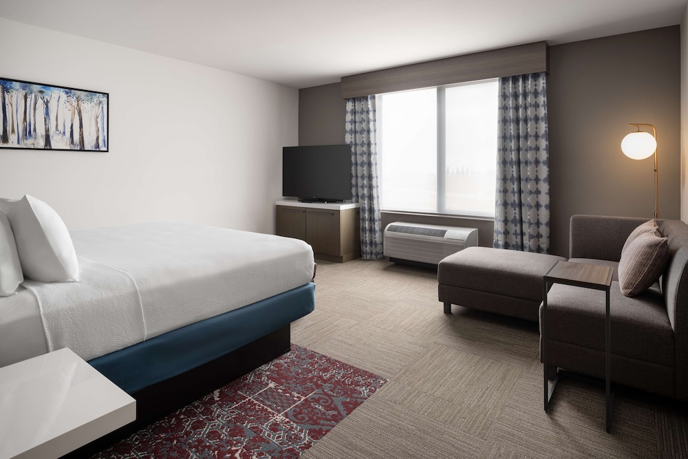 Hilton Garden Inn Visalia - photo 17
