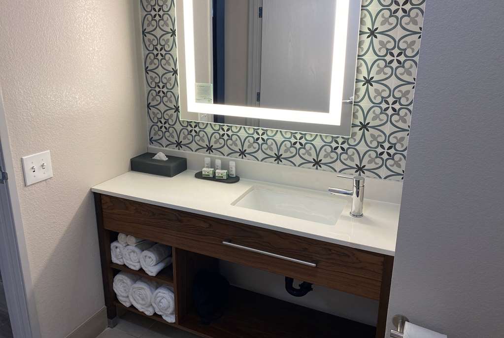 La Quinta Inn & Suites by Wyndham Safford Copper Valley - photo 18